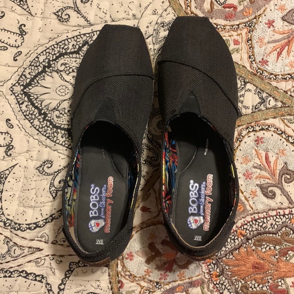 BOBS from Skechers Shoes - Bobs memory foam small wedge shoes. Size 8 black in excellent condition.
